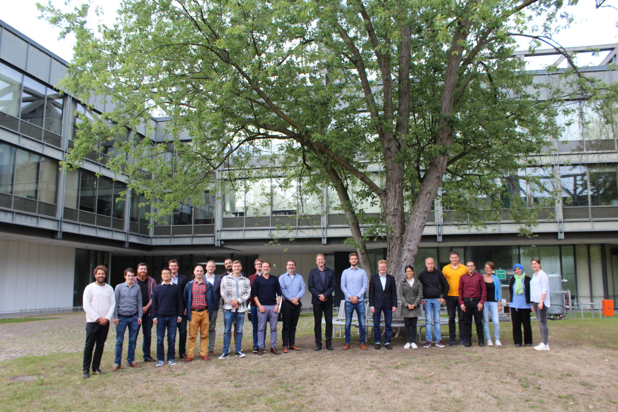 Besuch SNH Innovationsabteilung an der HSU Elektrische Energiesysteme