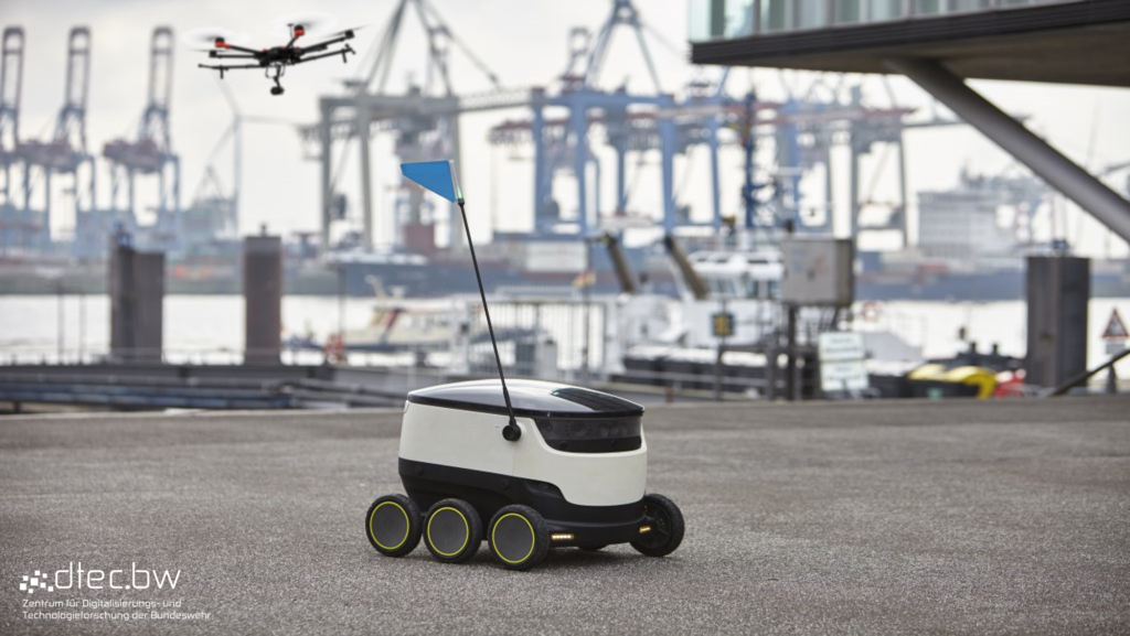 Bodenroboter und UAS im Hamburger Hafenn