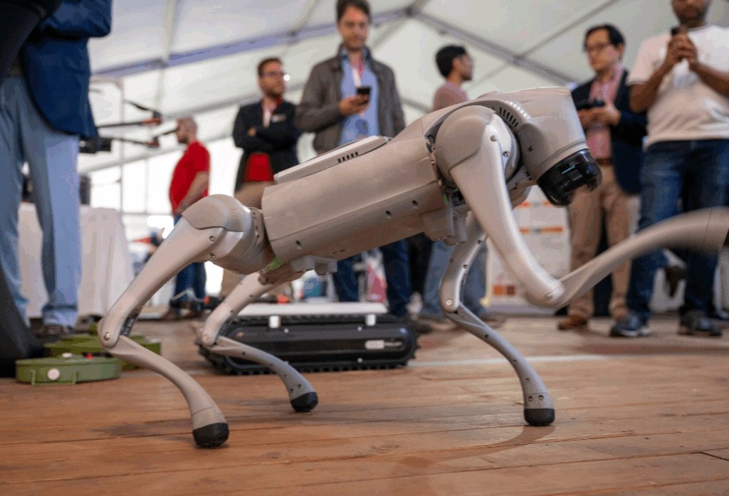 Roboter-Hund bei der dtec-Jahrestagung