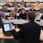 Studierende im Hörsaal (Foto: Reinhard Scheiblich)