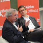 Jean Asselborn (links) diskutiert mit Christoph Schult vom SPIEGEL über Europa. (Foto: Reinhard Scheiblich)