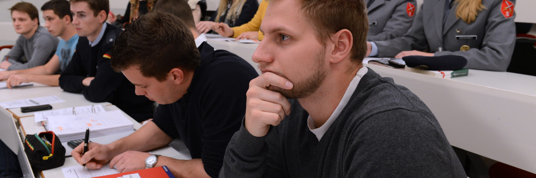 Studierende im Hörsaal. (Foto: Reinhard Scheiblich)