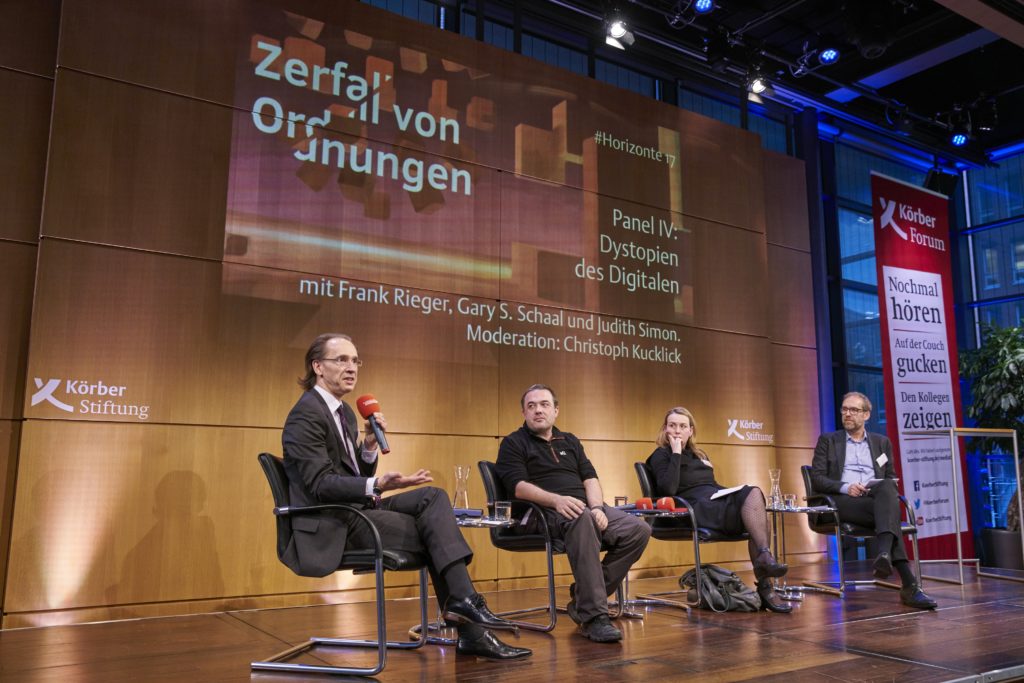 #Horizonte17: Panel "Dystopien des Digitalen" mit Gary S. Schaal, Frank Rieger, Judith Simon und Christoph Kucklick. (Foto: Körber-Stiftung/Claudia Höhne)