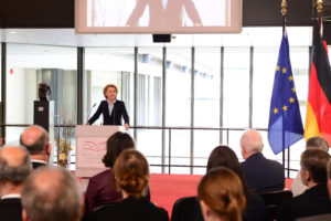 Dr. Ursula von der Leyen: "Neben der Öffnung hat Seidel in seiner Amtszeit auch den Weg in Richtung Europa beschritten. Als Gastgeber für Lehrende und Studierende anderer Nationen“. (Foto: Ulrike Schröder)