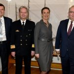 Die Schirmherr*innen des DWT Symposiums v. l. n. r.: Stefan Hefter, Partner IBM Deutschland, Konteradmiral Dr. Thomas Daum, Chef des Stabes im Kommando Cyber- und Informationsraum, Fregattenkapitän der Reserve Prof. Dr. Beatrix Palt, INP Institut für Nachhaltiges Projektmanagement, und Gastgeber Prof. Dr. Klaus Beckmann, Präsident der Helmut-Schmidt-Universität.