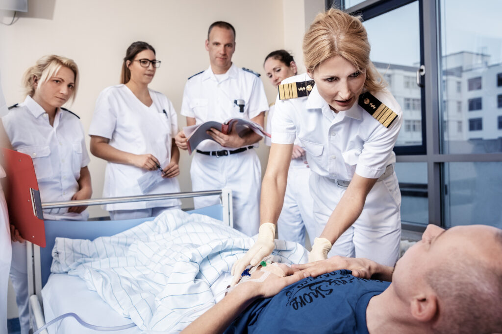 Im Krankenhaus-Management setzte sich seit Ausbruch der Pandemie ein zentrales Set von Kennzahlen, rund um die Anzahl der Betten für COVID-19-Patienten, durch.