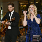 Das Duo Clemens & Friends musiziert