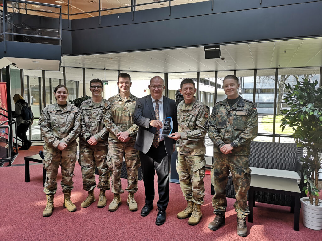 Präsident Klaus Beckmann mit der Delegation der US Air Force Academy auf dem Roten Platz