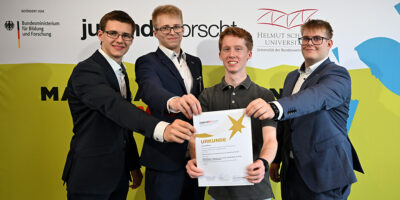 Vom 29. bis 1. Juni fand der Bundeswettbewerb Jugend forscht an der Helmut-Schmidt-Universität / Universität der Bundeswehr Hamburg und bei Lufthansa Technik statt.
